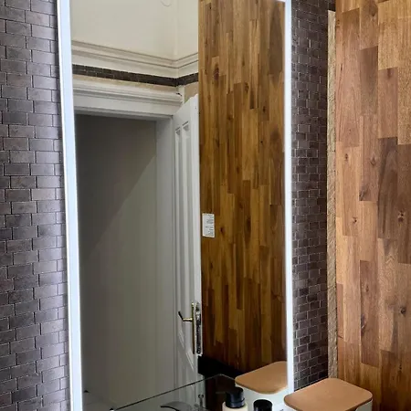 Hviezdoslav Square, The Historic Heart Of Lägenhet